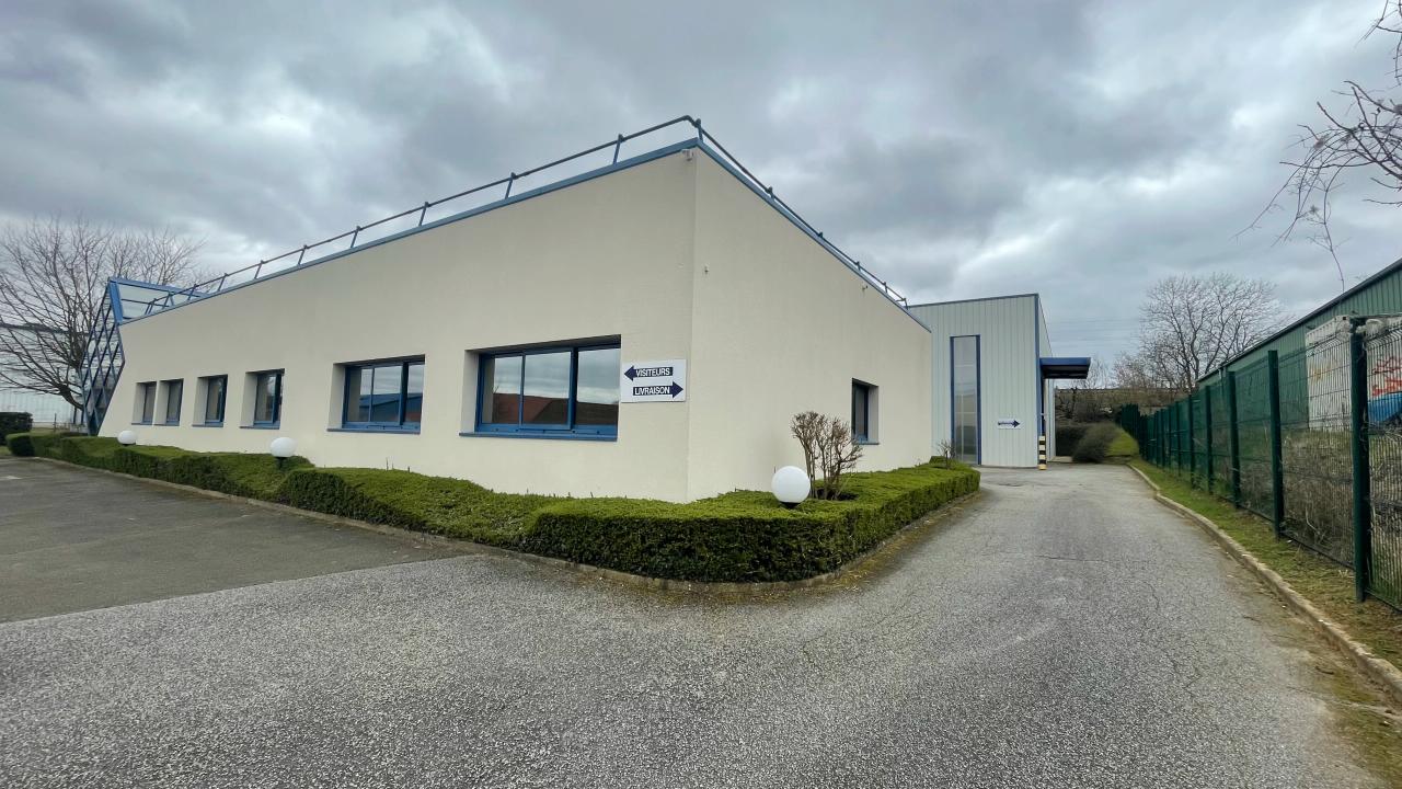 Local d'activité Saint-Germain-de-la-Grange 1950m² Vente local d'activité Saint-Germain-de-la-Grange Yvelines OVACT2533045 1